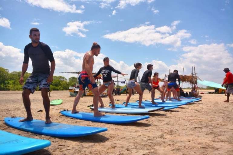 Group lesson at the beach of Arugam Bay